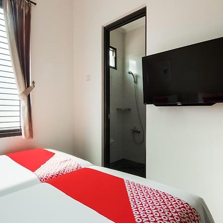 Oyo 3824 Columbus Residence J1 Telukjambe Екстериор снимка