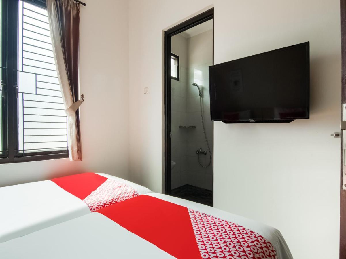 Oyo 3824 Columbus Residence J1 Telukjambe Екстериор снимка