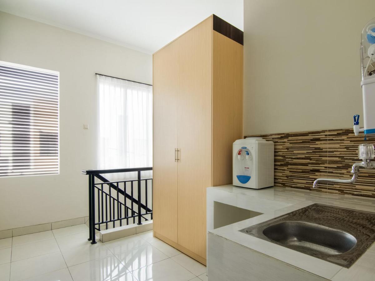 Oyo 3824 Columbus Residence J1 Telukjambe Екстериор снимка