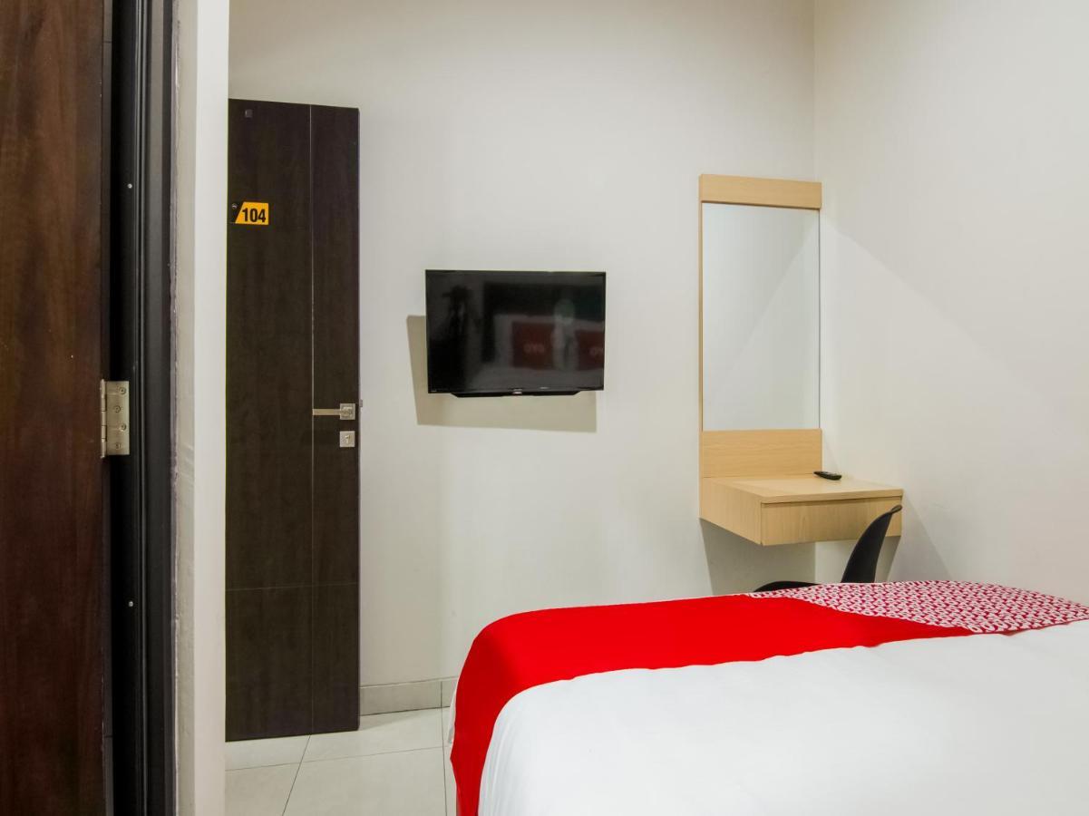 Oyo 3824 Columbus Residence J1 Telukjambe Екстериор снимка