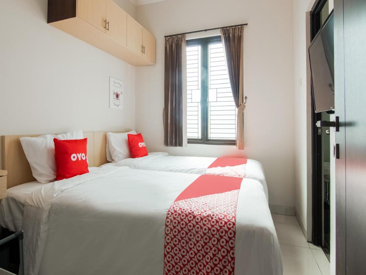 Oyo 3824 Columbus Residence J1 Telukjambe Екстериор снимка