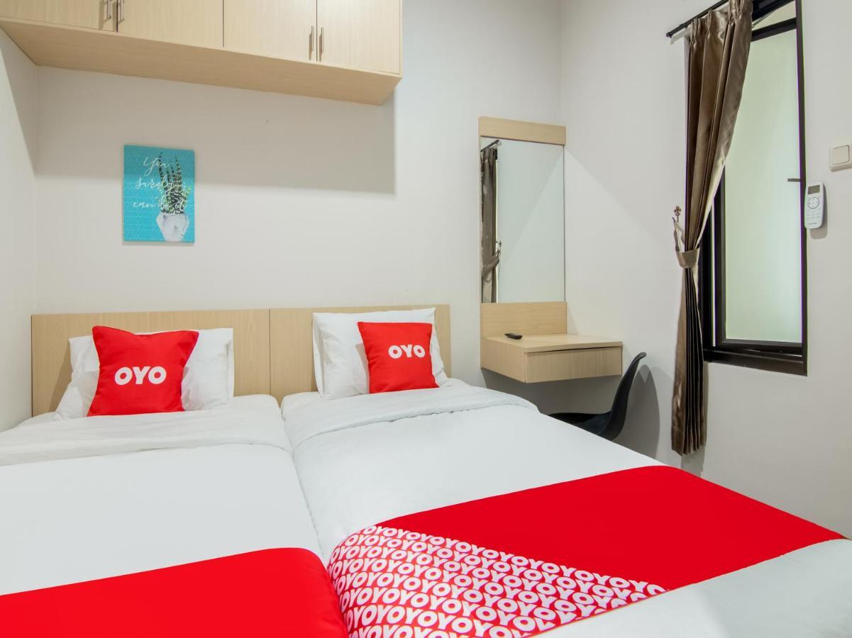 Oyo 3824 Columbus Residence J1 Telukjambe Екстериор снимка